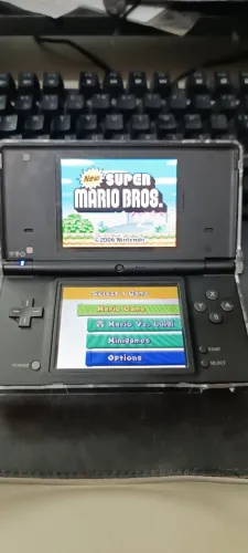 Nintendo DSi + 7 Jogos Originais + Cases