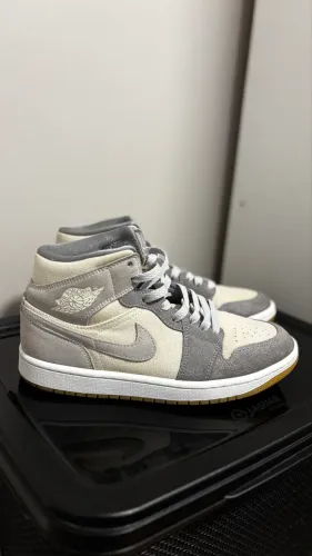 Air Jordan 1 mid