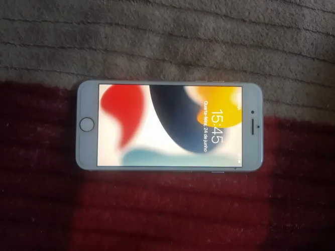 iPhone semi novo 