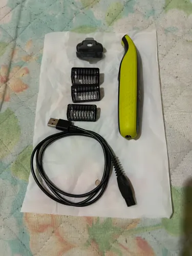 Philips OneBlade Barbeador e Aparador Elétrico: Raspa, Apara e Contorna