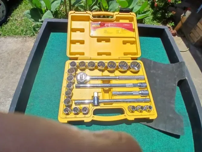 SALDÃO DE FERRAMENTAS E EQUIPAMENTOS (OFICINA, AUTOELÉTRICA E PINTURA)