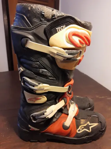 Vendo botas trilha Alpine por 400,00