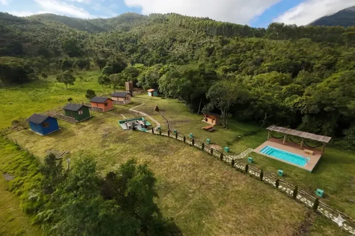 Fazenda/Sítio/Chácara para venda com 108 metros quadrados com 4 quartos