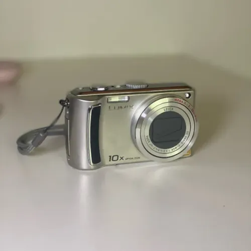 Câmera Lumix DMC-TZ5 - Em ótimo estado