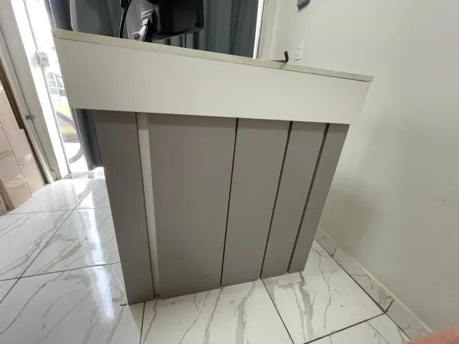 Balcão loja/esmalteria