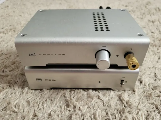 Stack Schiit: Amp MAGNI + DAC MODI