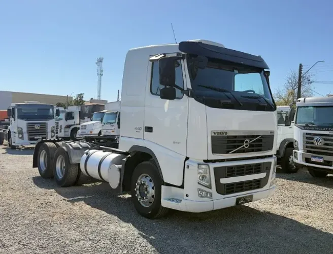 VOLVO FH 440 AUTOMATICO 6X2 ANO 2011