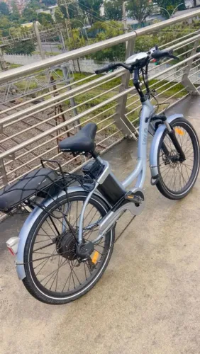 Bicicleta eletrica leve, Nota fiscal pouco tempo de uso muito nova COMPLETA !