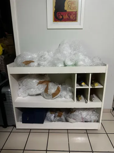 móvel adega para garrafas de vinho.