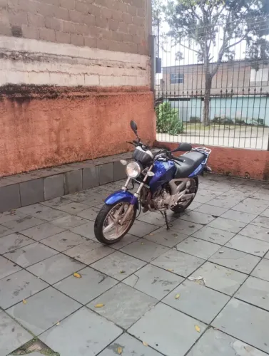 CBX Twister 250 excelente para o trabalho e viagens, moto de uso no dia a dia