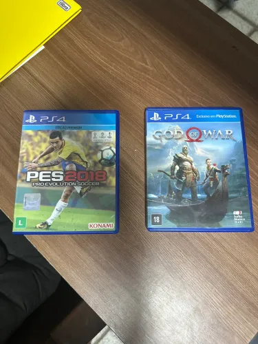 Pés 2018 e God of war