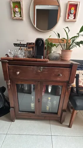 Aparador/Buffet de madeira. Estilo colonial/Rústico