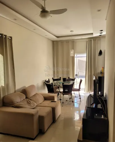 Ótima casa no Amoras 2 terreno de 240M²