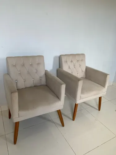 KIT COM DUAS POLTRONAS
