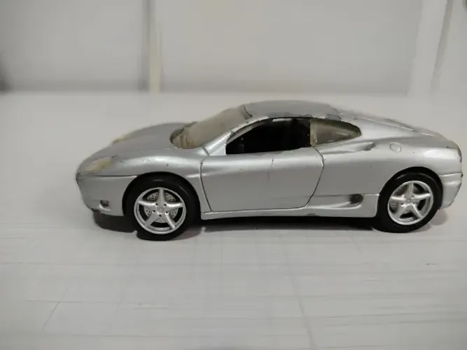 Miniatura Ferrari 360 Modena Hot Wheels 1/43 Prateado