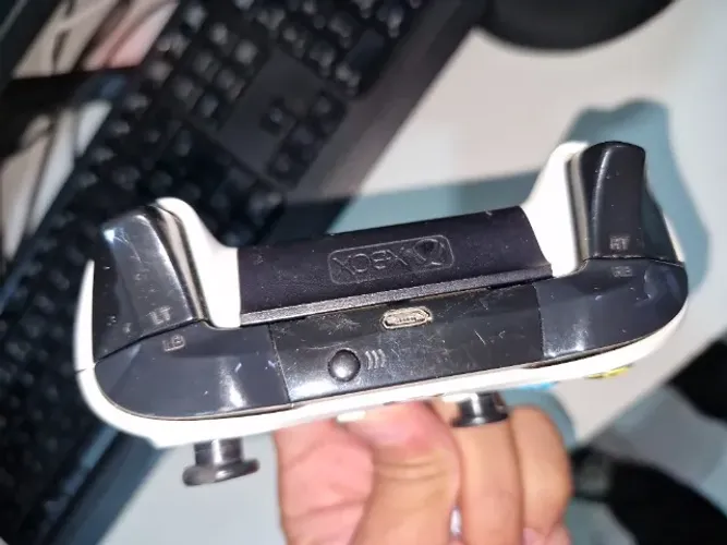 controle xbox 360 series s - SÓ FUNCIONAVA NO CABO