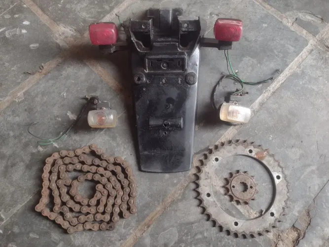Kit Honda Tornado - Corrente, Coroa, Pinhão, Carenagem e pisca e 2 piscas dianteiros 