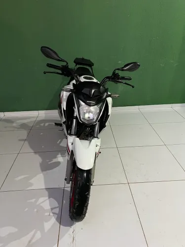 Moto CB twister 2022 único dono 