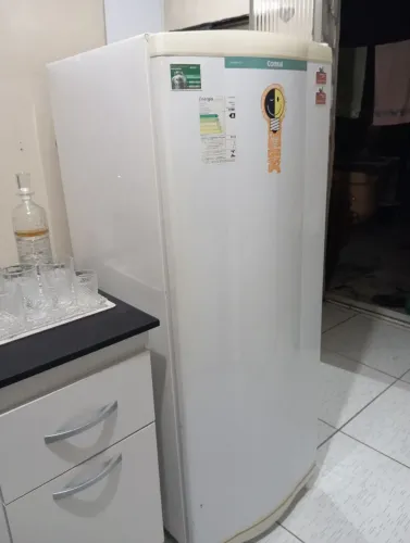 Vende se geladeira Consul usada, funcionando perfeitamente.