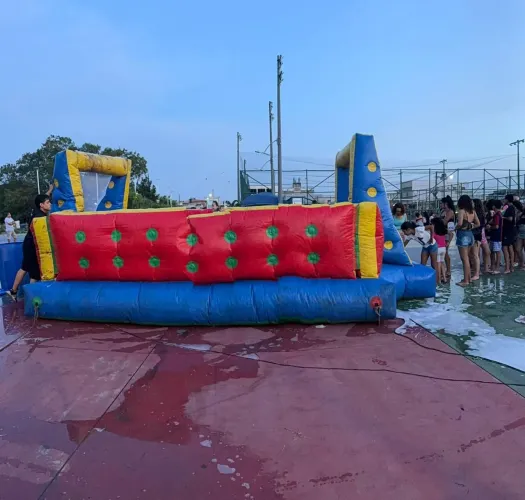 Futebol de sabão (leia)