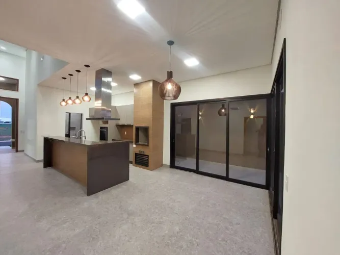 Casa à venda no Condomínio Reserva Novo Mundo em Uberlândia/MG