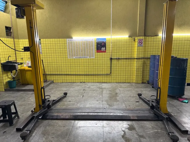 Elevador 2500kg