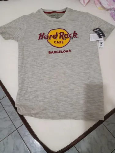 Camisa Hard Rock Cafe Barcelona Tam g (importada) envio para outros estados