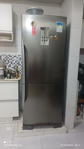 Excelente geladeira Panasonic 