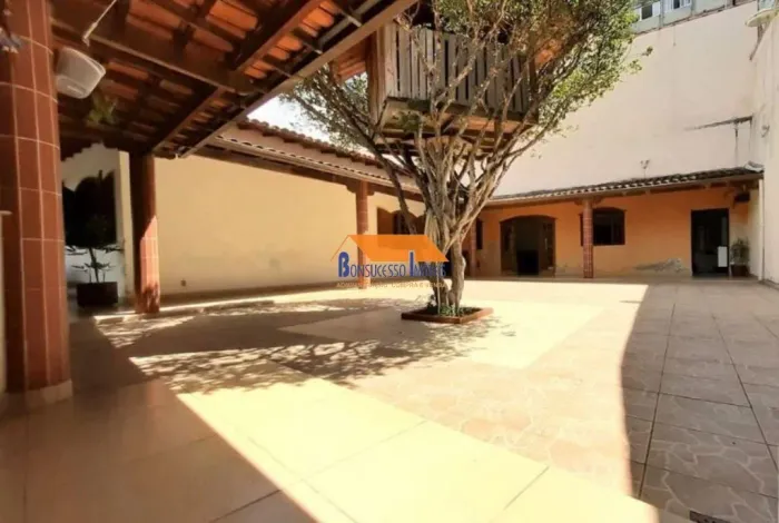 Casa de 4 quartos no bairro Aparecida
