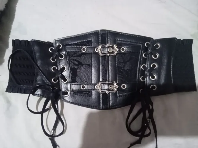 Cinto corset gótico