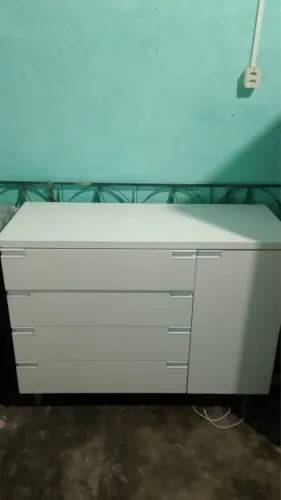 Cômoda usada em perfeitas condições 