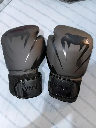 ? Luva de Boxe Venum 10 Oz Original - Excelente Estado