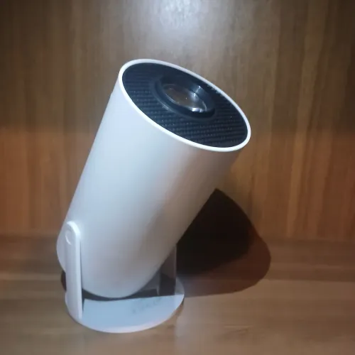Projetor HY300 funcionando perfeitamente