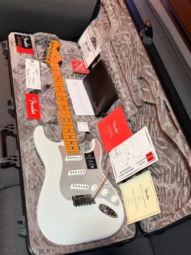Guitarra Fender American Ultra II Avalanche - Nova