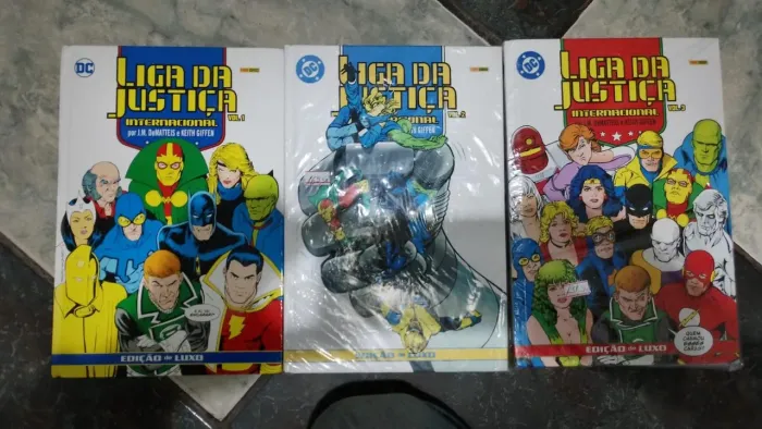 LIGA DA JUSTIÇA INTERNACIONAL EDIÇÃO DE LUXO VOL. 1,2,3