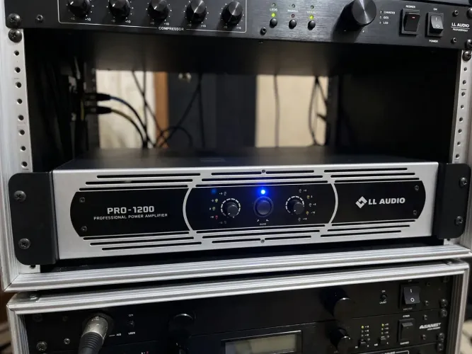 Amplificador LL AUDIO PRO-1200 Profissional (ACEITO CARTÃO)