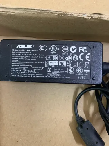 Fonte de notebook asus fina 