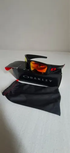 Oakley Fuel Cell Ferrari Original OO9096-A8 + Caixa