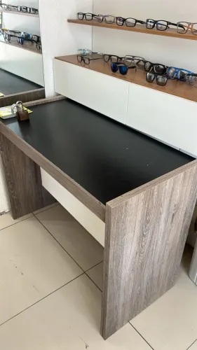 Mesinha de escritório 
