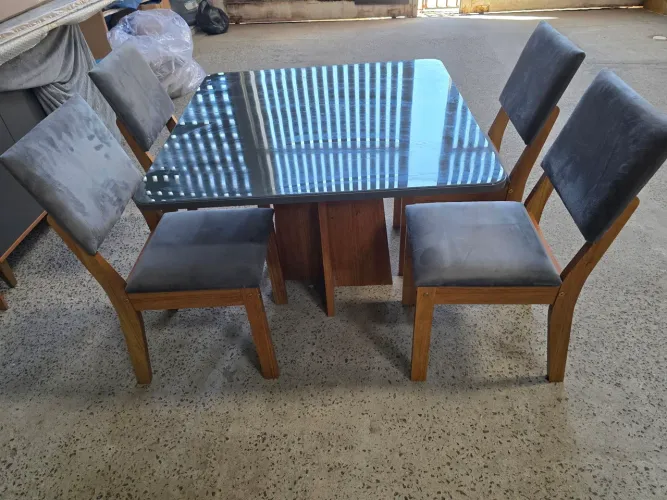 Mesa de Jantar c/4 Estofadas