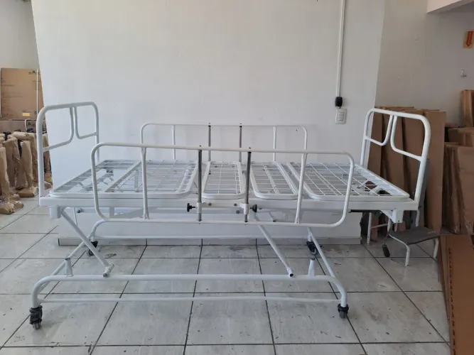 Cama Hospitalar Três Manivelas Manual 