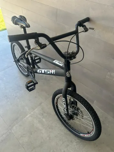 Bicicleta GTSM1 SKX BMX Aro 20 com Freio a Disco *R$600,00* - ótimo estado!!
