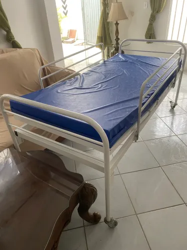 Cama Hospitalar semi-nova