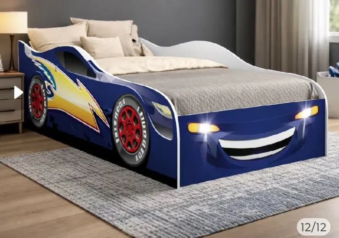 Vendo cama infantil de carro na cor azul,com colchão