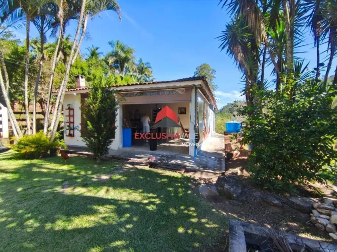 Chácara com casa mobiliada, churrasqueira, fogão a lenha em Redenção da Serra/SP