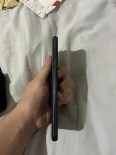 Celular A10 com problema na tela,opção para uso de peças 