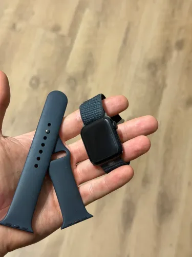 Apple Watch se2 90%