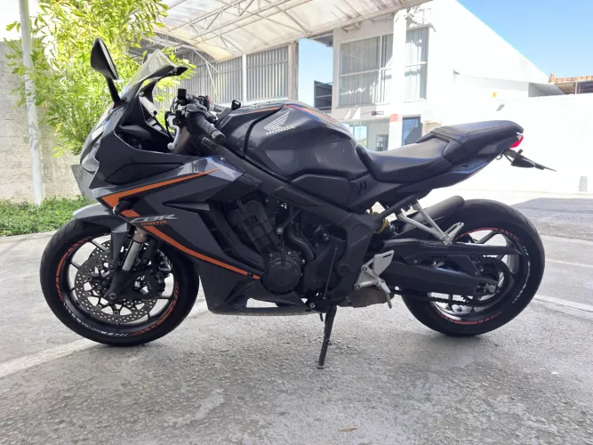 CBR 650R 2021 R$47.990,00