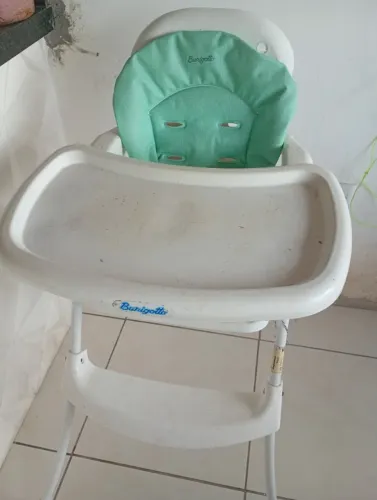 Cadeira de alimentação infantil