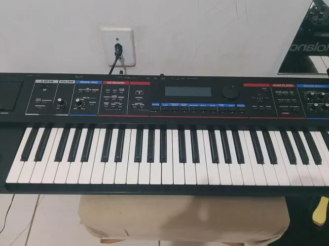 Teclado Roland Junio di 